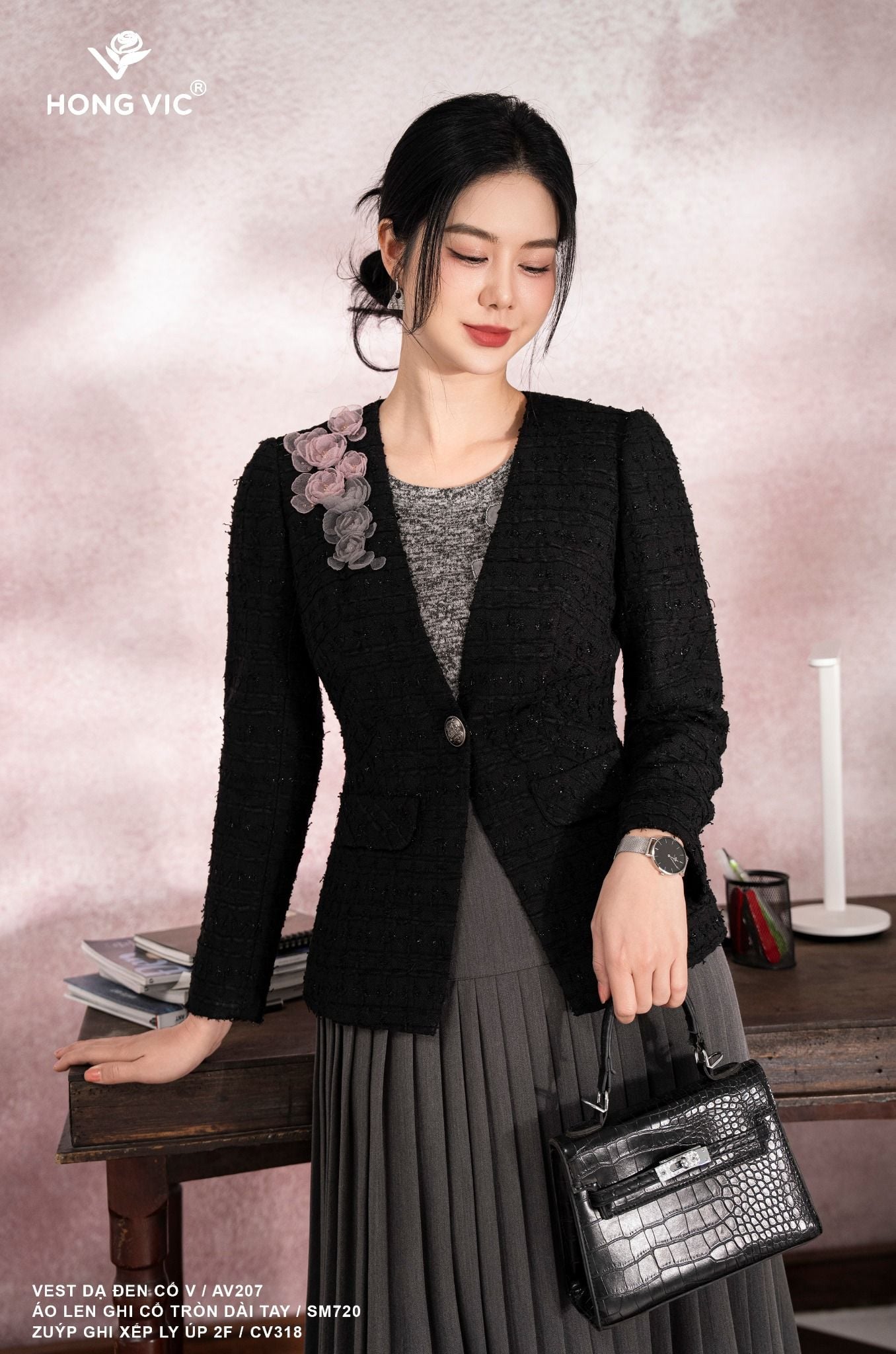 Vest dạ đen cổ V AV207