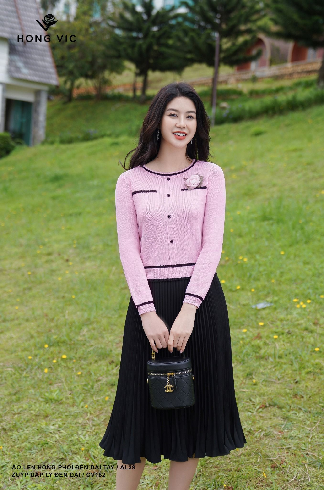 Mẫu áo thun công ty màu hồng dáng polo line đỏ  đen