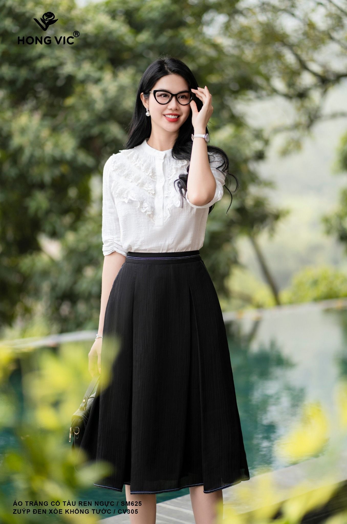 Áo trắng cổ tàu ren ngực SM625 – hongvicfashion