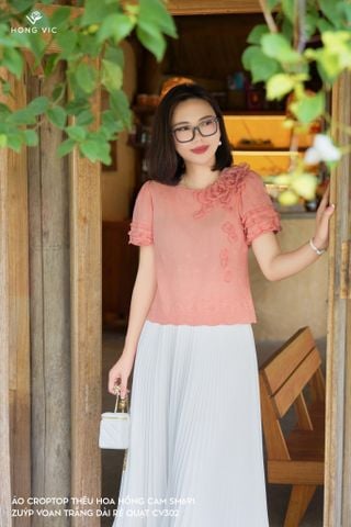 Áo croptop thêu hoa hồng cam SM691