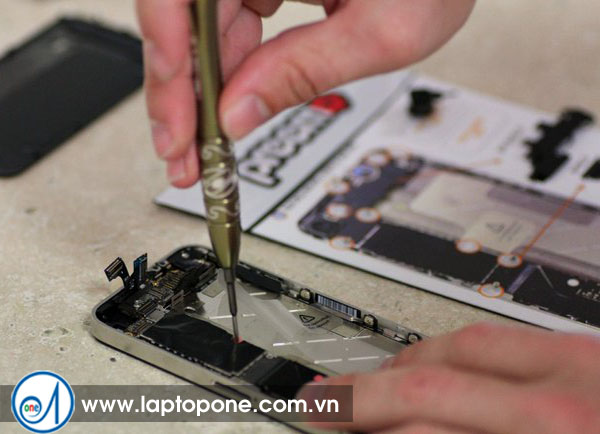 Awarded a yellow card to repair iPhone - iPad