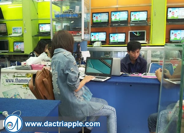 Thay pin iPhone 5C quận 12