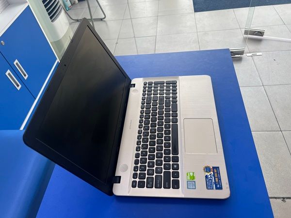 Laptop Asus Vivobook X541 Cũ giá tốt đẹp 98%