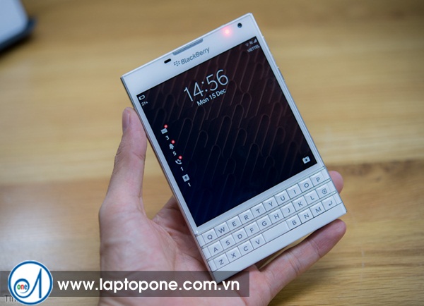 Thay bàn phím điện thoại Blackberry tại Trung Tâm Bảo Hành ONE Thay bàn phím điện thoại blackberry giá rẻ