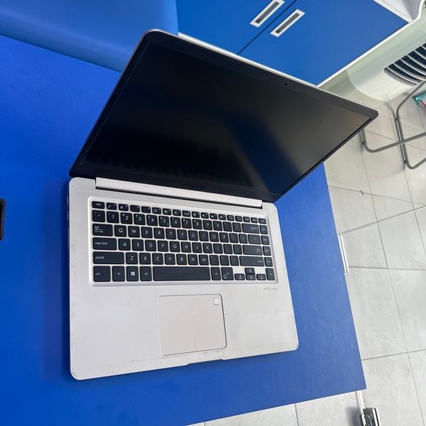 Laptop Asus S510U Cũ giá rẻ đẹp 98%