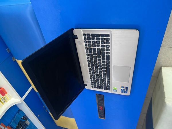 Laptop Asus Vivobook X541 Cũ giá tốt đẹp 98%