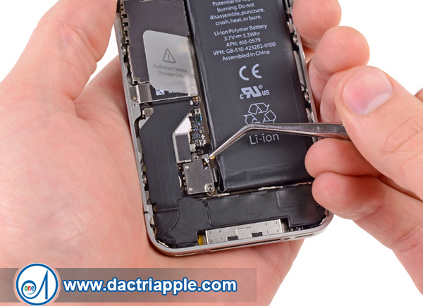 Thay pin iPhone 4s quận Phú Nhuận Thay pin iPhone 4s quận Phú Nhuận