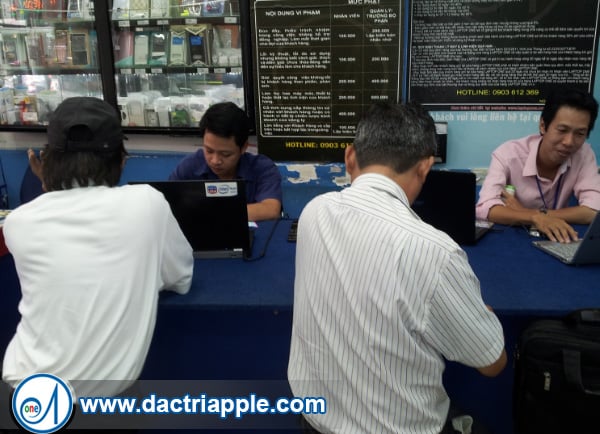 Thay pin iPhone 5S quận 4 Thay pin iPhone 5S quận 4