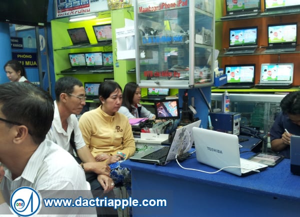 Thay pin iPhone 4s quận 6 Thay pin iPhone 4s quận 6