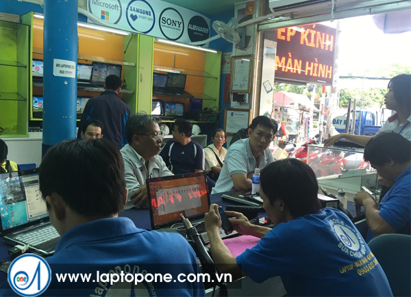 Thay màn hình Samsung Tab A 8.0 