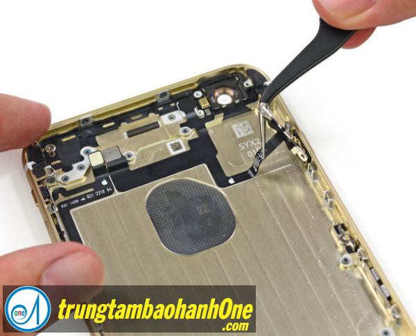 Thay nút nguồn iPhone 7 Plus Thay nút nguồn iPhone 7 Plus
