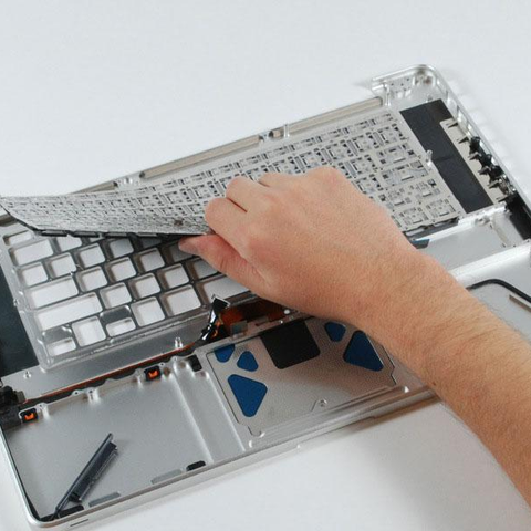 Thay bàn phím Macbook Pro 2018