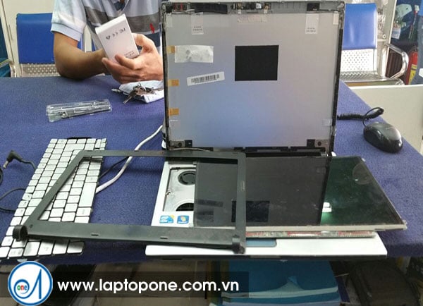 Thay cảm ứng laptop Lenovo Yoga 900S-12ISK 80ML Thay cảm ứng laptop Lenovo Yoga 900S-12ISK 80ML