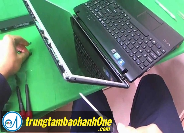 Thay màn hình Laptop SONY VAIO SVD112A1SW Cung Cấp Màn Hình