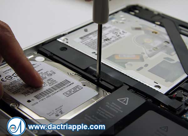 Thay ổ cứng Macbook pro