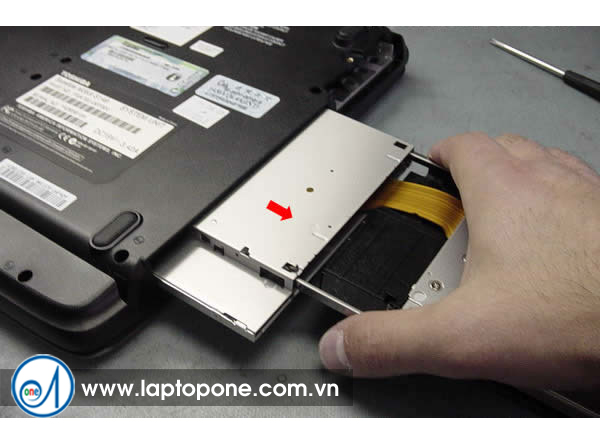 Thay ổ dvd laptop Toshiba L630 L635 quận Tân Bình Thay ổ dvd laptop Toshiba L630 L635 quận Tân Bình