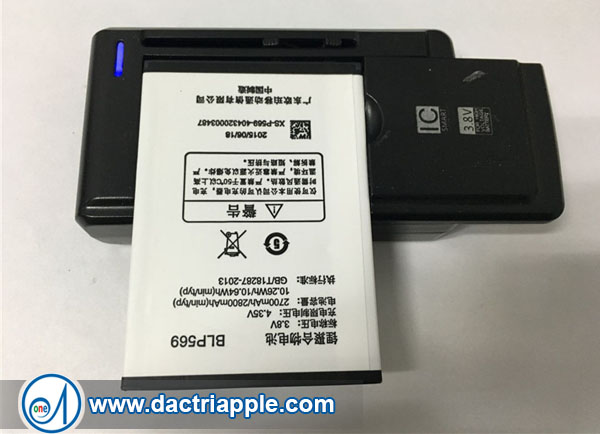 Thay pin dien thoai Oppo (25)