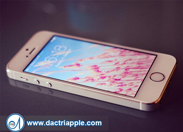 Thay pin iPhone SE quận 12 Thay pin iPhone SE quận 12