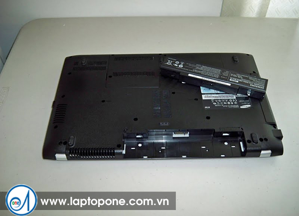 Thay pin laptop Dell 7548 giá rẻ 