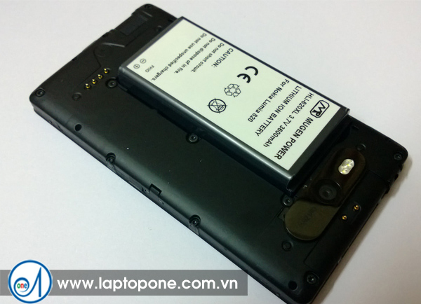 Thay pin Lumia 1020
