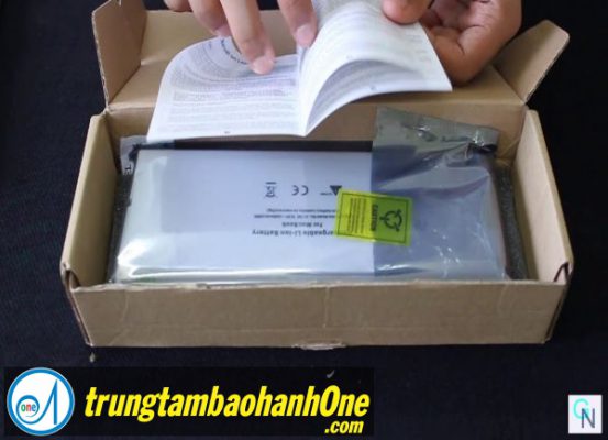 Thay pin Macbook Air 2011 Thay pin Macbook Air 2011