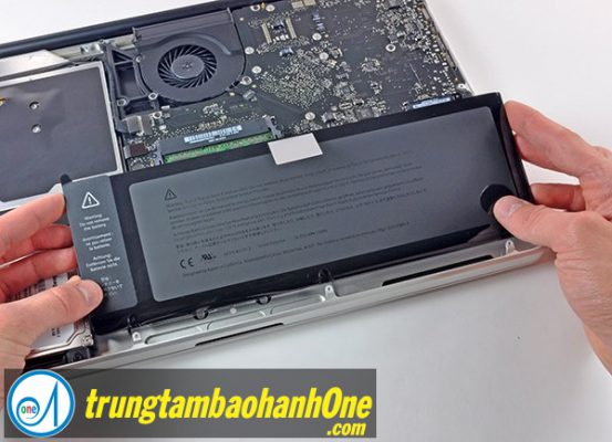 Thay pin Macbook Pro 2011 Thay pin Macbook Pro 2011