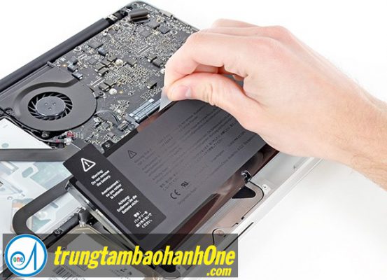 Thay pin Macbook Pro 2011 Thay pin Macbook Pro 2011