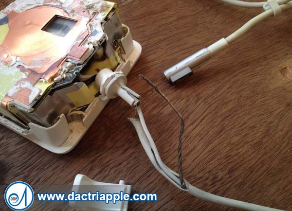 Thay sạc Macbook Mini