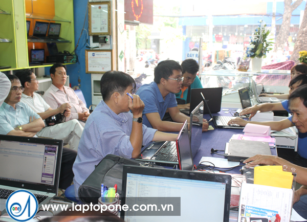 Thay cảm ứng laptop Lenovo Yoga 900-13ISK 80MK giá rẻ Thay cảm ứng laptop Lenovo Yoga 900-13ISK 80MK giá rẻ