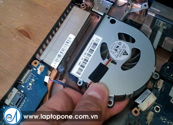Vệ sinh laptop Toshiba Vệ sinh laptop Toshiba