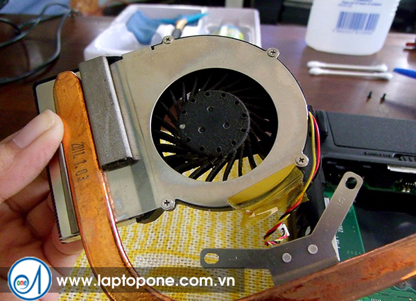 Vệ sinh laptop Toshiba Vệ sinh laptop Toshiba