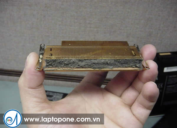 Vệ sinh laptop Toshiba Vệ sinh laptop Toshiba