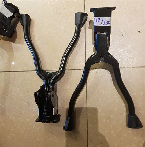 Chân chống giữa