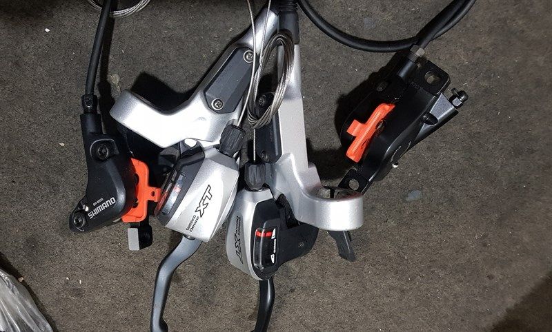  Tay bấm liền phanh dầu Shimano XT ST-M765 