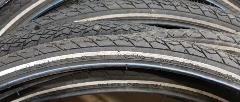 Lốp Innova 700x38C (40-622)