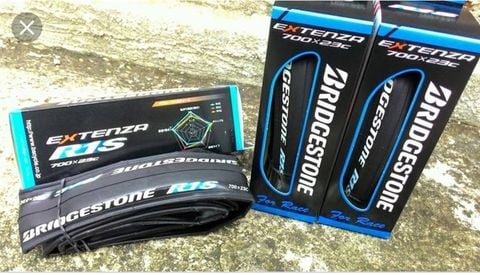 Lốp Bridgestone R1S Extenza 700x23