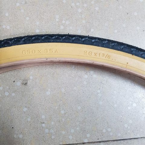 Lốp Đen vàng 26 in 1-3/8