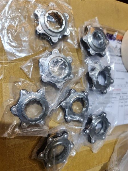  Adapter chuyển đĩa 6 ốc sang Centerlock 