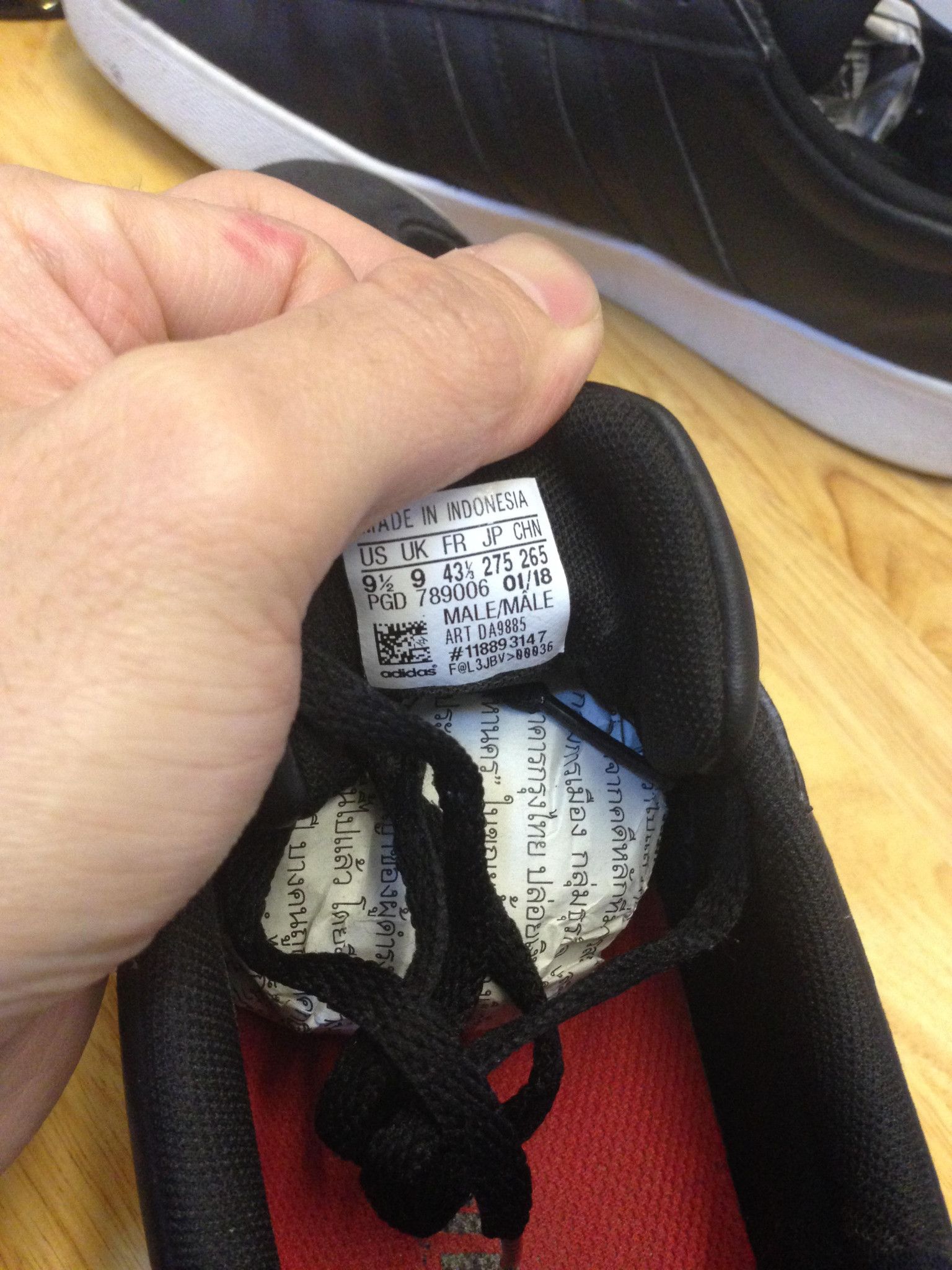 adidas da9885