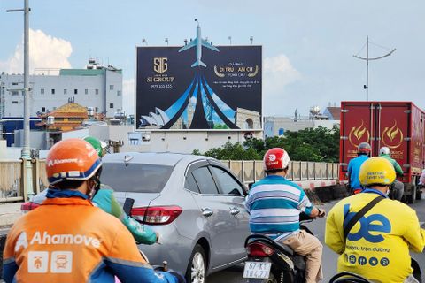 Bảng quảng cáo trên cầu Tân Thuận 2, Phường Tân Thuận Tây, quận 7, Tp. Hồ Chí Minh