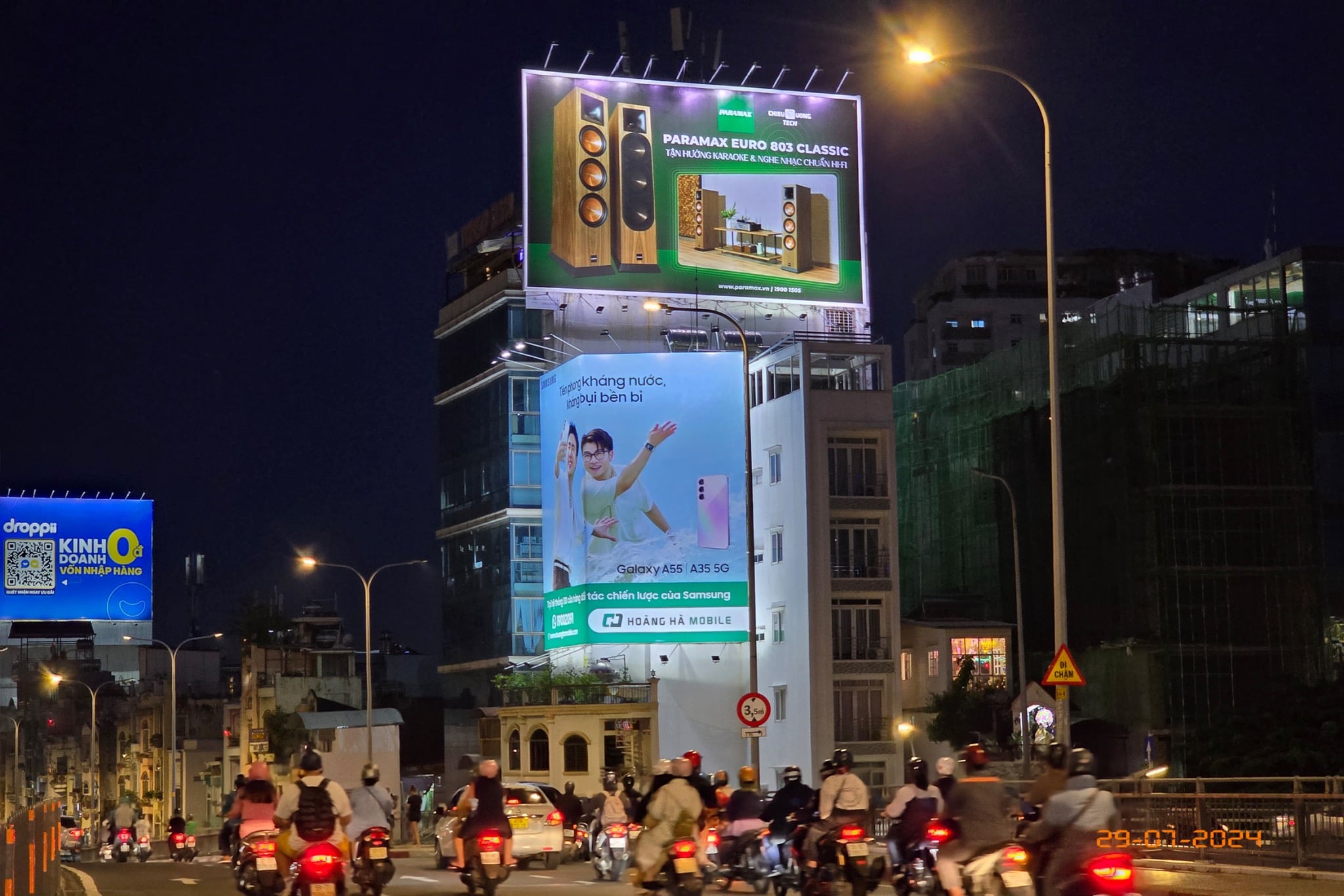 Billboard ban đêm tại TP.HCM