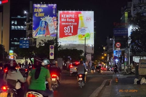 Bảng quảng cáo 2 mặt tại mũi tàu đường Cộng Hoà - Tân Hải, Phường 13, Q. Tân Bình, Tp. Hồ Chí Minh