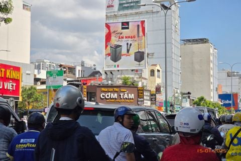 Bảng Quảng Cáo số 696 Đường 3 Tháng 2,  Phường 14, Quận 10, Tp. HCM