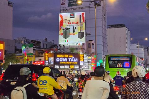 Bảng Quảng Cáo số 696 Đường 3 Tháng 2,  Phường 14, Quận 10, Tp. HCM