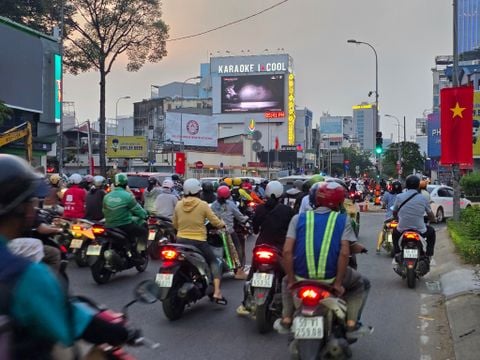 Bảng Led tại Ngã tư Nguyễn Thị Minh Khai - Cách Mạng Tháng 8, Quận 3, Tp. HCM