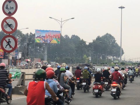 Trụ quảng cáo 3 mặt vòng xoay Tam Hiệp, TP Biên Hoà