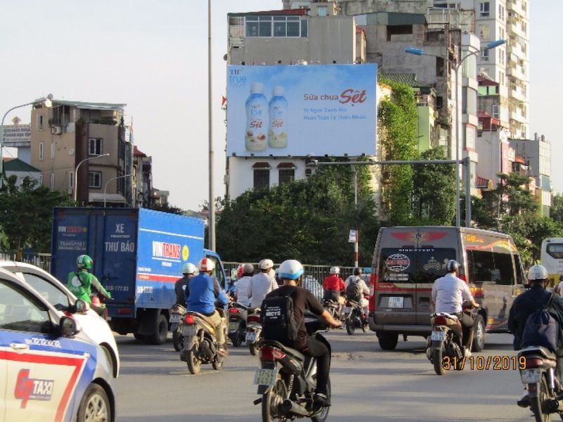 Bảng quảng cáo Ngã tư Vọng, Q. Đống Đa, Hà Nội