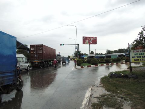 Trụ Pa nô tại ngã ba Trảng Bàng quốc lộ 22 - DT782 Khu phố Lộc Thành, huyện Trảng Bàng