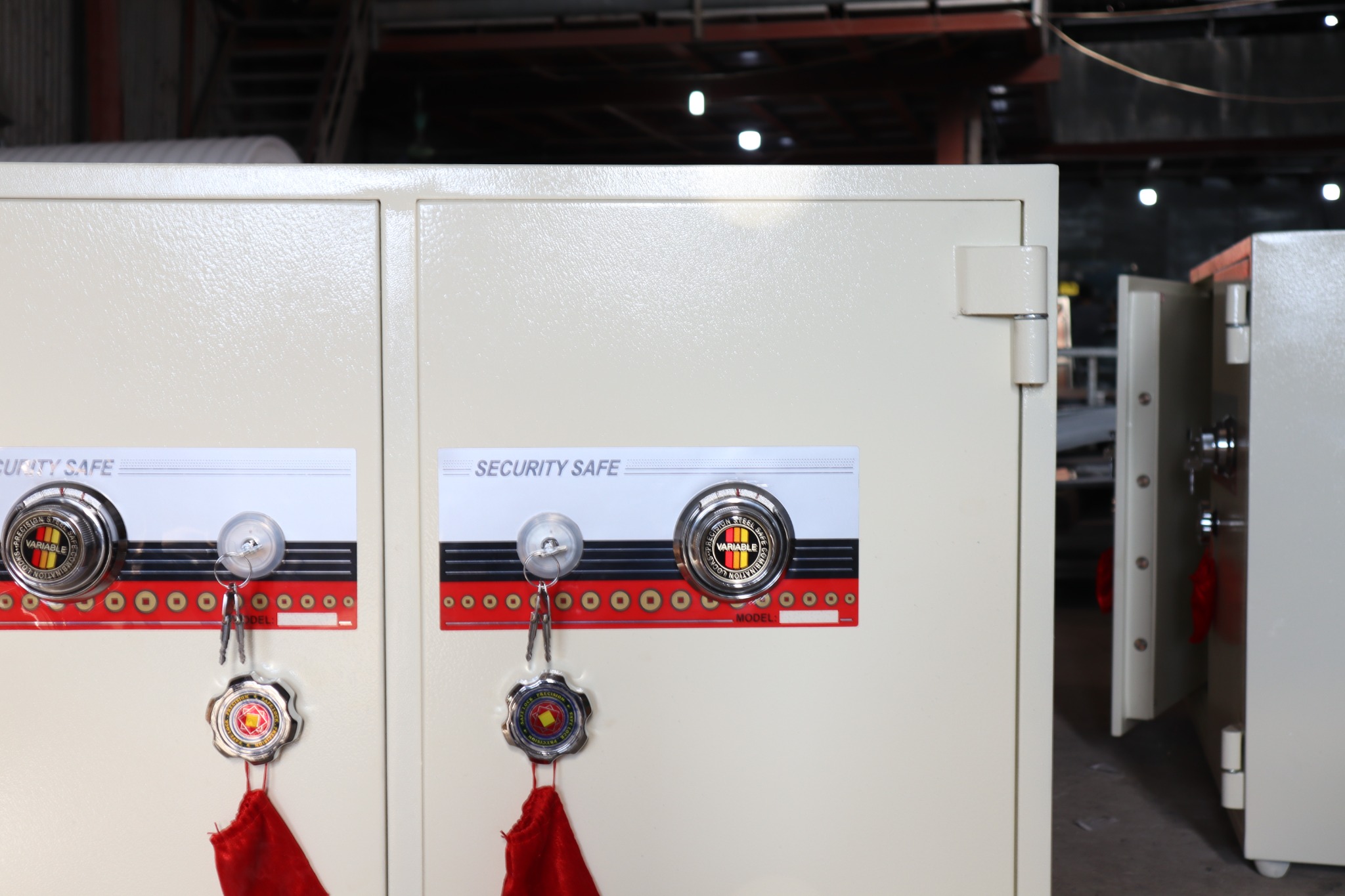 Tủ hồ sơ hàng đặt cao cấp cho cơ quan công ty, tiệm vàng, văn phòng