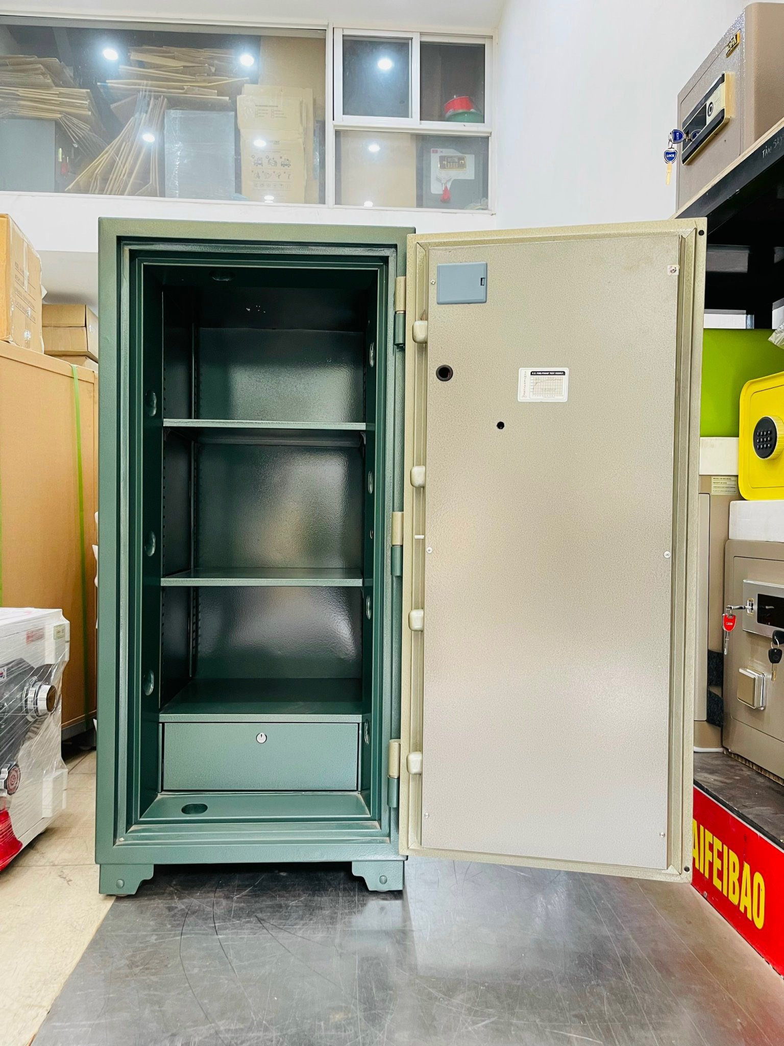 Két sắt ngân hàng Việt Tiệp  BMEC K390 Khóa cơ đổi mã